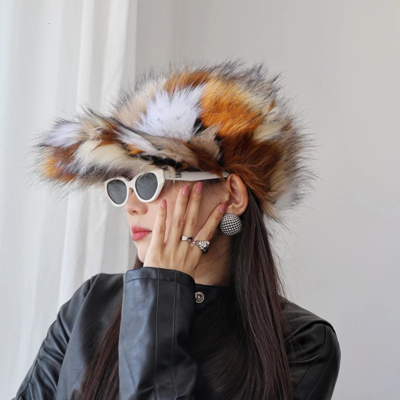 Fox Fur Baseball Cap Sun Hat Women Autumn Winter Windproof Warm Plush Duckbill Cap Fashion Warm Accessories 251030