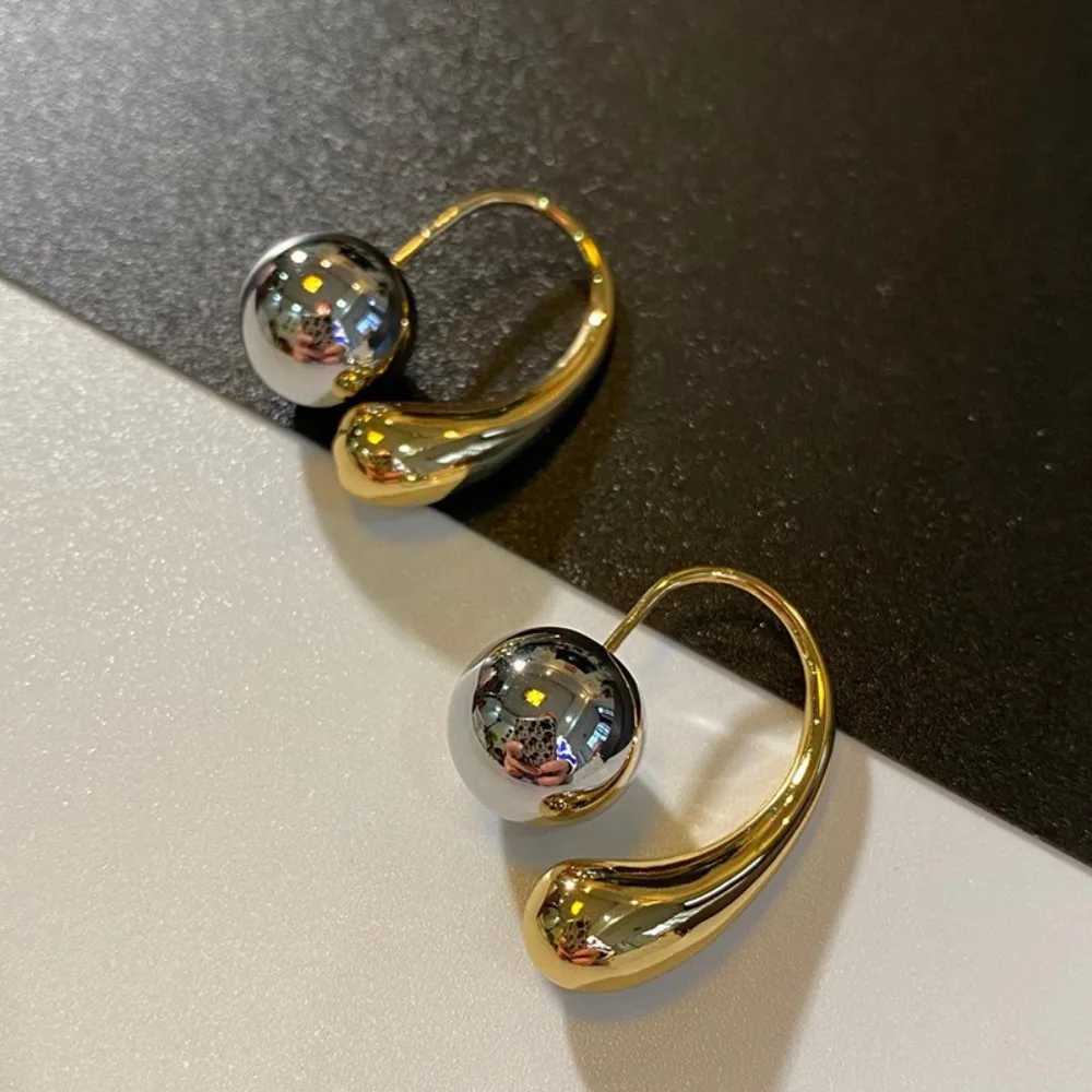Water droplet round metal earrings female designer new wheat C-shaped ring earrings fashionable party jewelry Y250401