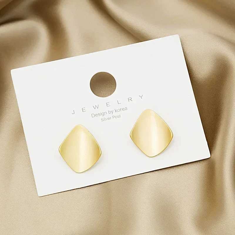 Matte Minimalist Square Retro Hong Style New Trendy Earrings and Stylish Ear Studs Jewelry Gift Luxury Earings For Women Y250401