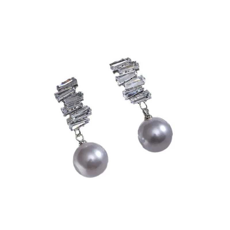 Luxurious and elegant niche design geometric zircon pearl earrings suitable for womens fashion sweet crystal jewelry party gifts Y250401
