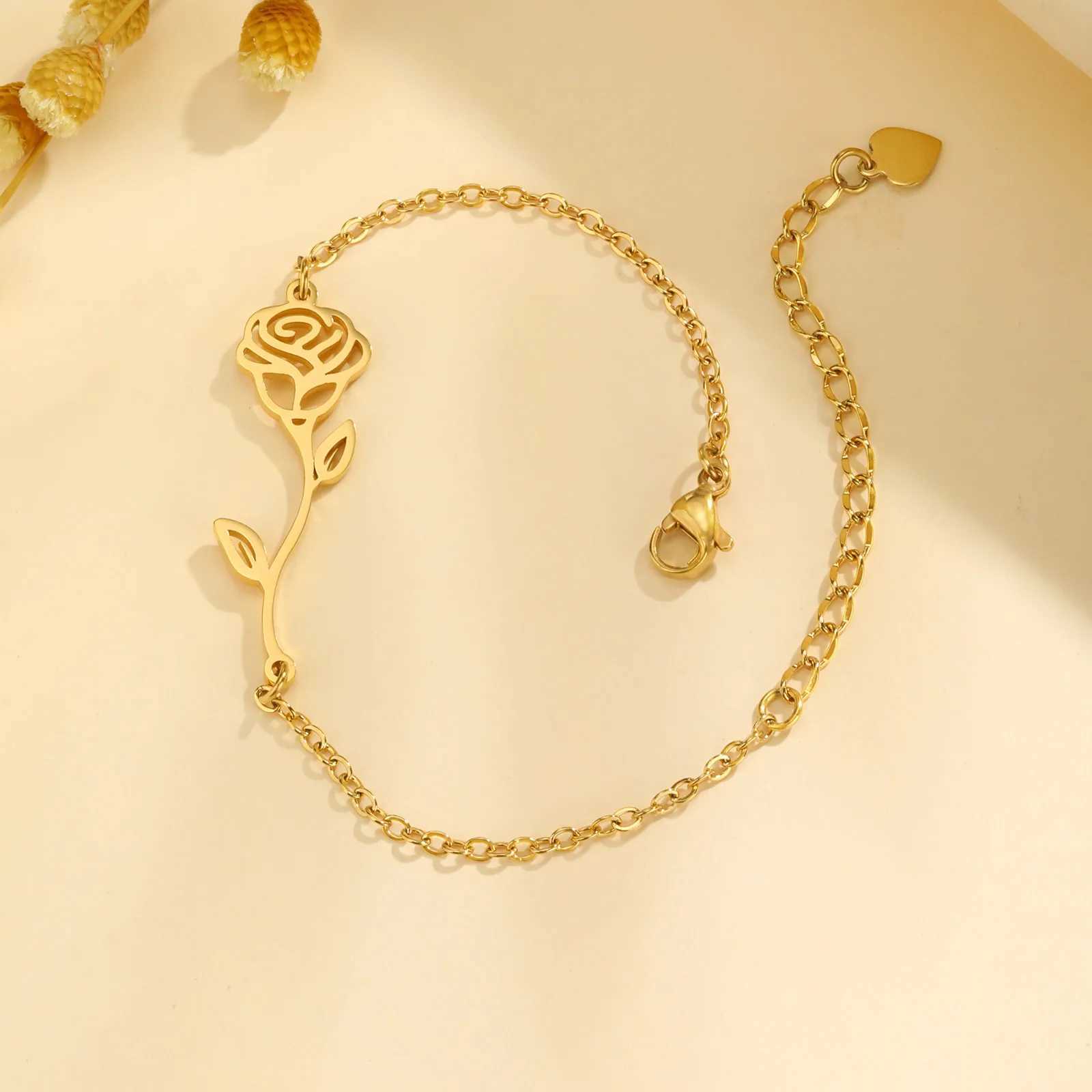 Waterproof flower bracelet stainless steel wristband bracelet womens gift lucky jewelryXJ250402
