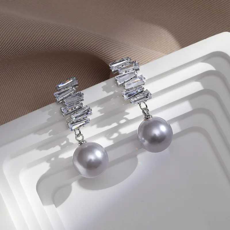Luxurious and elegant niche design geometric zircon pearl earrings suitable for womens fashion sweet crystal jewelry party gifts Y250401