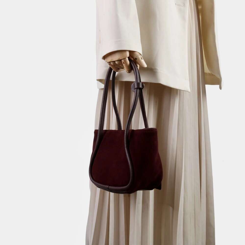 Luxury Bag Designer's New Matte Melard Tote Exquisite Niche One Shoulder Casual Cross Body Bag Trendy Beach Bag