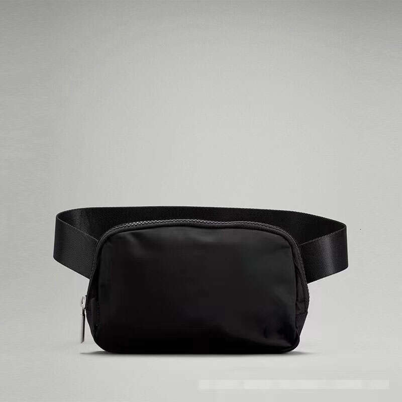 2025 Designer Waist Bag New Large Capacity Chest Bag Fashionable Multi functional Waist Bag Outdoor Running Sports Mobile Waist Bag