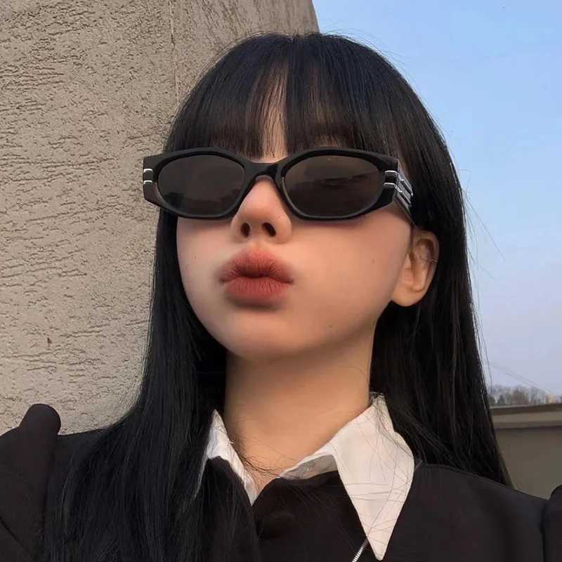 Womens Retro Oval Sunglasses Black Small Frame Fashion Brand Trendy Hot Points Sun Glasses Ladies Shades UV400 EyewearC250411