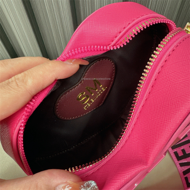 New Free Shipping Designer Bag Women's 2025 Valentine's Day New Fashionable And Popular Letter Solid Heart Shaped Single Shoulder Bag Bags