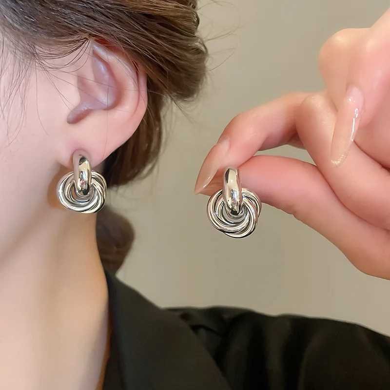 Round wrapped metal stud earrings luxurious high perception hour design wholesale of womens temperature earrings Y250401