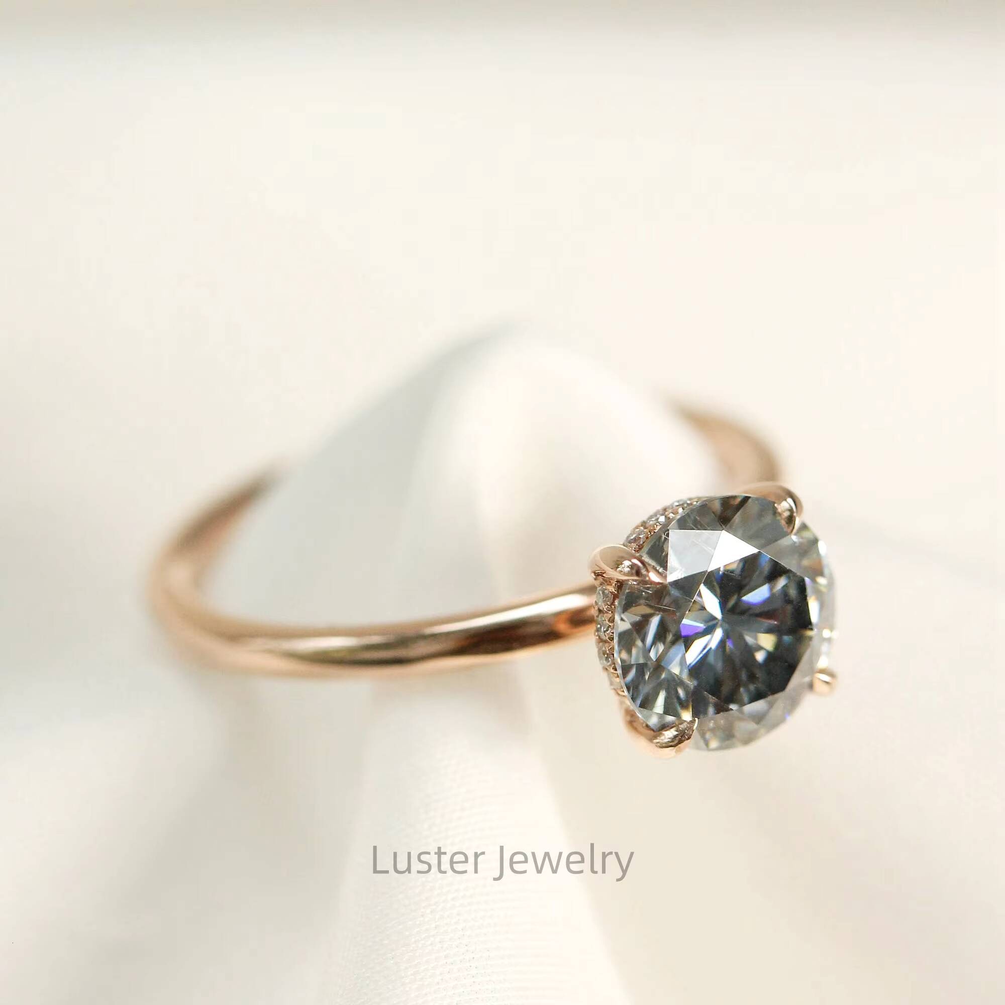 Luster High Quality Silver10K 14K 18K Gold Hidden Halo Grey Color Moissanite Circular 15ct Engagement Diamond Ring for Women