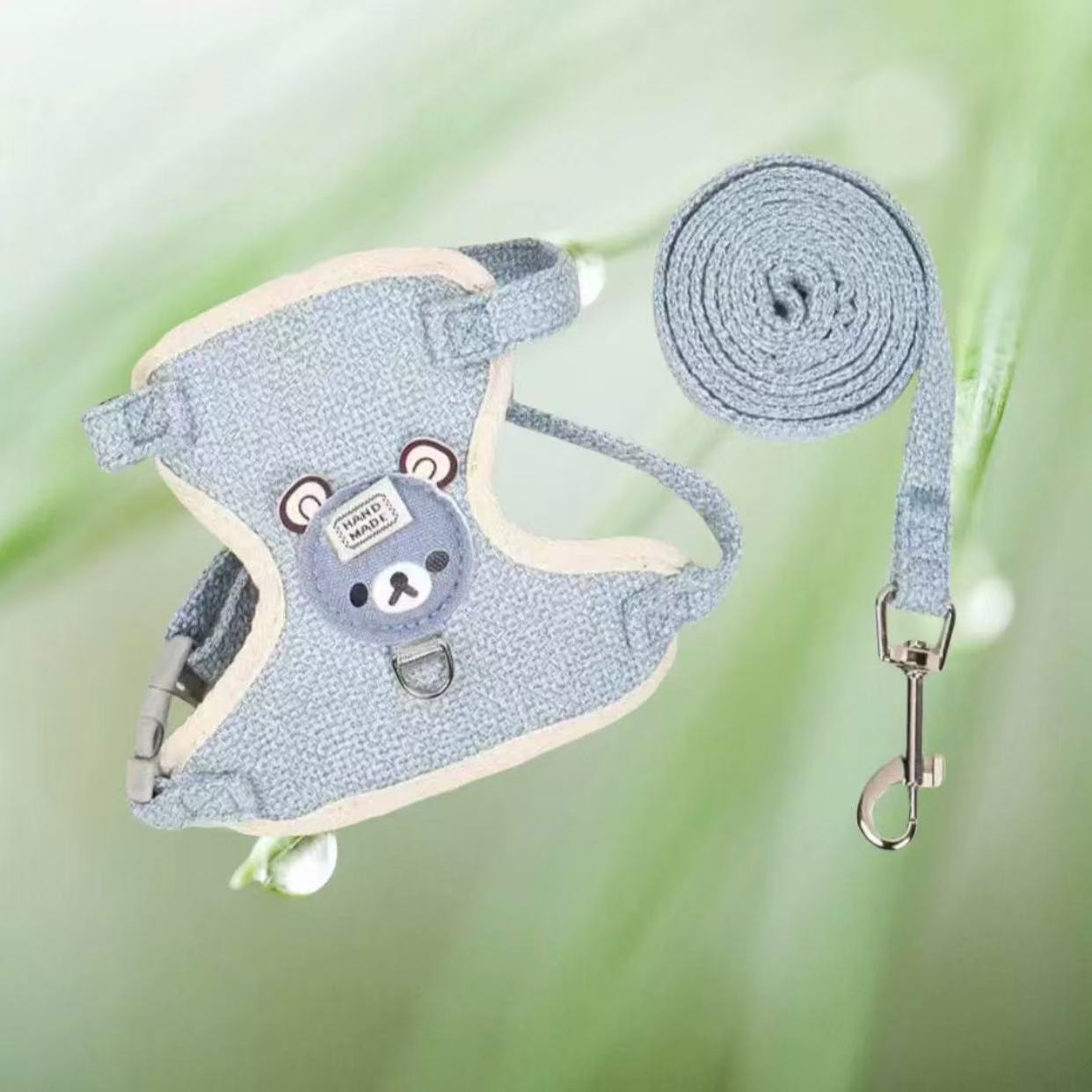 Cat and dog leash vest with adjustable leash for outdoor use, special harness chain to prevent slipping, dog walking rope