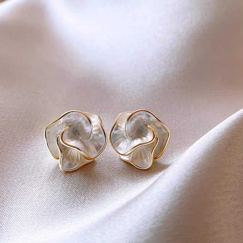 Elegant Camellia Earrings Luxurious Fashion High Temperature Unique Texture Design Womens Flower Earrings Y250401
