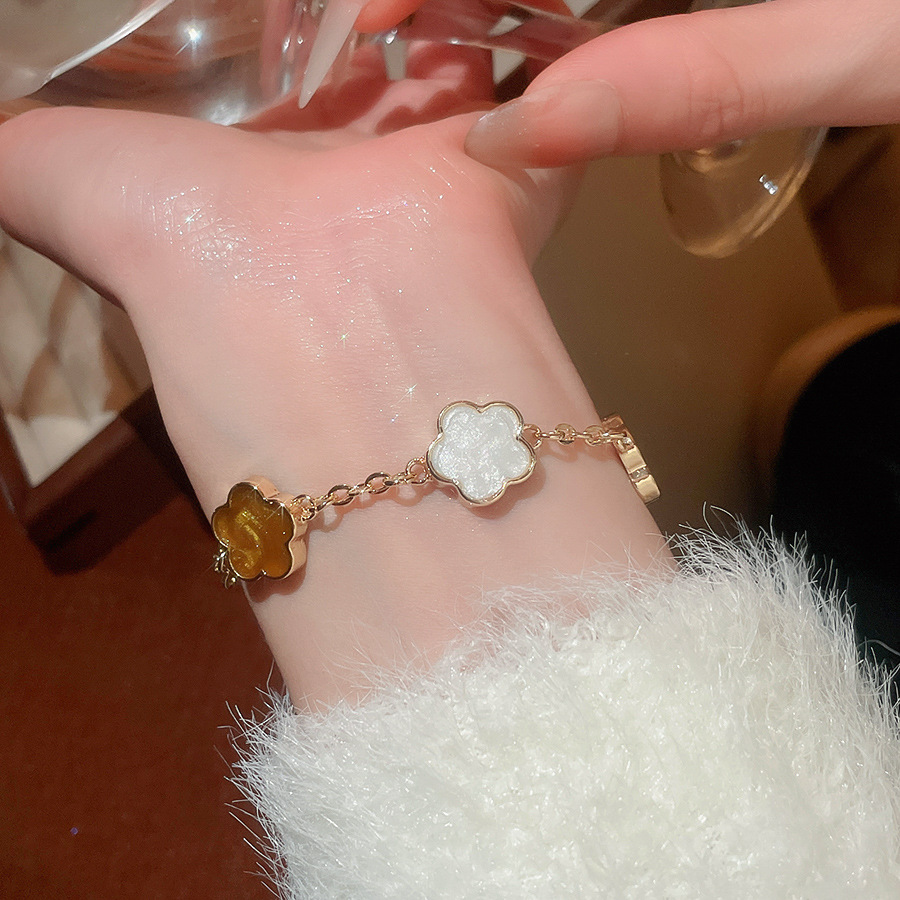 French Retro Oil Drop Flower Light Luxury Niche High-end Sense Bracelet Exquisite Elegant Everyday Versatile Women's Jewelry - view 6