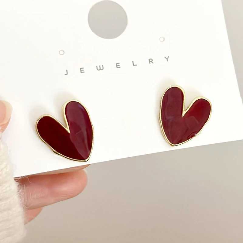 Girls Cute Red Enamel Oil Core Stud Earrings Party Elegant Jewelry Gold Metal Geometric Fashion Earrings Y250401