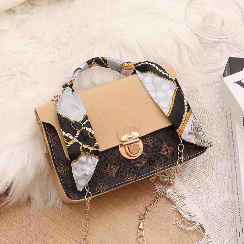 Designer Free Shipping Women's Handbag New Fashion Printed Small Square Bag Silk Scarf Chain 2025s Hot