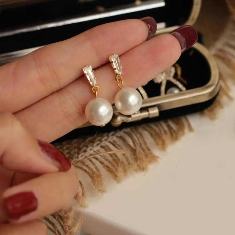 2025 New Arrival Simple And Exquisite Imitation Pearl Stud Earrings For Women Fashion Cute Sweet Crystal Jewelry Party Gifts Y250401