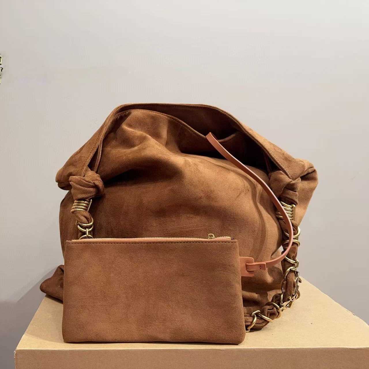 Shoulder Bags Amalia Brown Suede Designer Bucket Bag Hobo Bag Women Luxury Drawstring Chain Bag Underarm Purse Shopping Bag Removable Zip Pouch Handbag