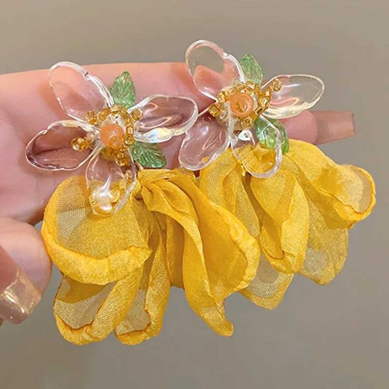 European And American Handmade Elegant Yellow Flower Exaggerated Dangle Earrings Fashion Women Sweet Jewelry Party Gifts Y250401