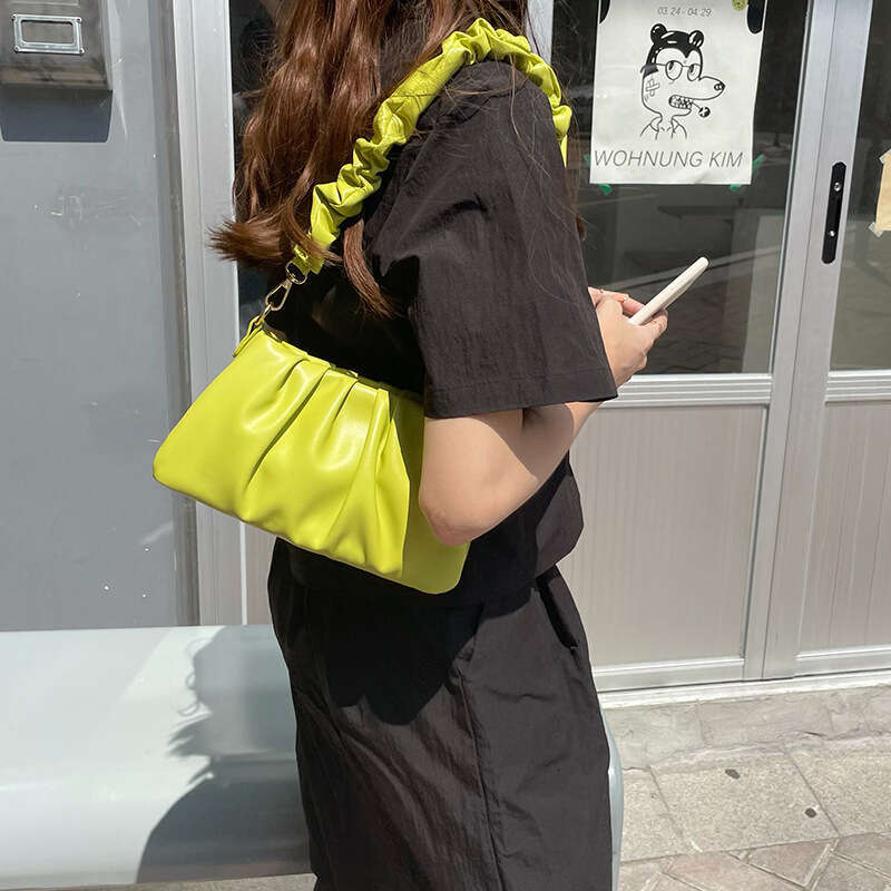 2025 NEW Women's Summer 2025 New White Folded Cloud Underarm with a Unique and Versatile Texture, Single Shoulder Crossbody Bag