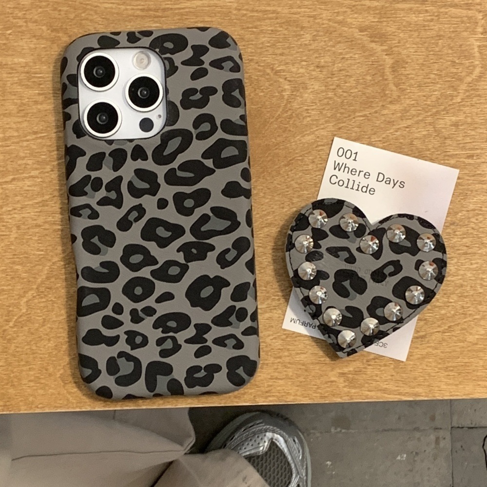 Leopard Print Rivet Heart Stand Phone Case Compatible with iPhone 17/16/15 Simple Shockproof iPhone 14 Cartoon 13