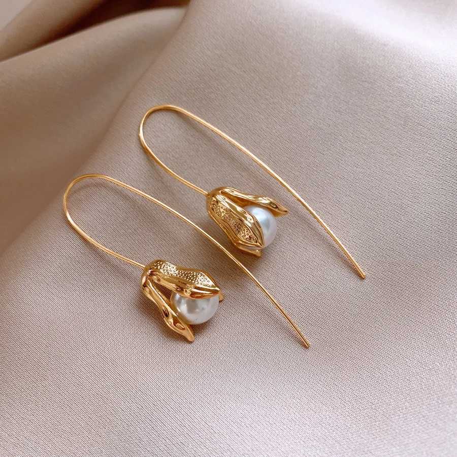 Light Luxury Niche Design Elegant Imitation Pearl Flower Bud Dangle Earrings For Women Fashion Sweet Metal Jewelry Party Gifts Y250401