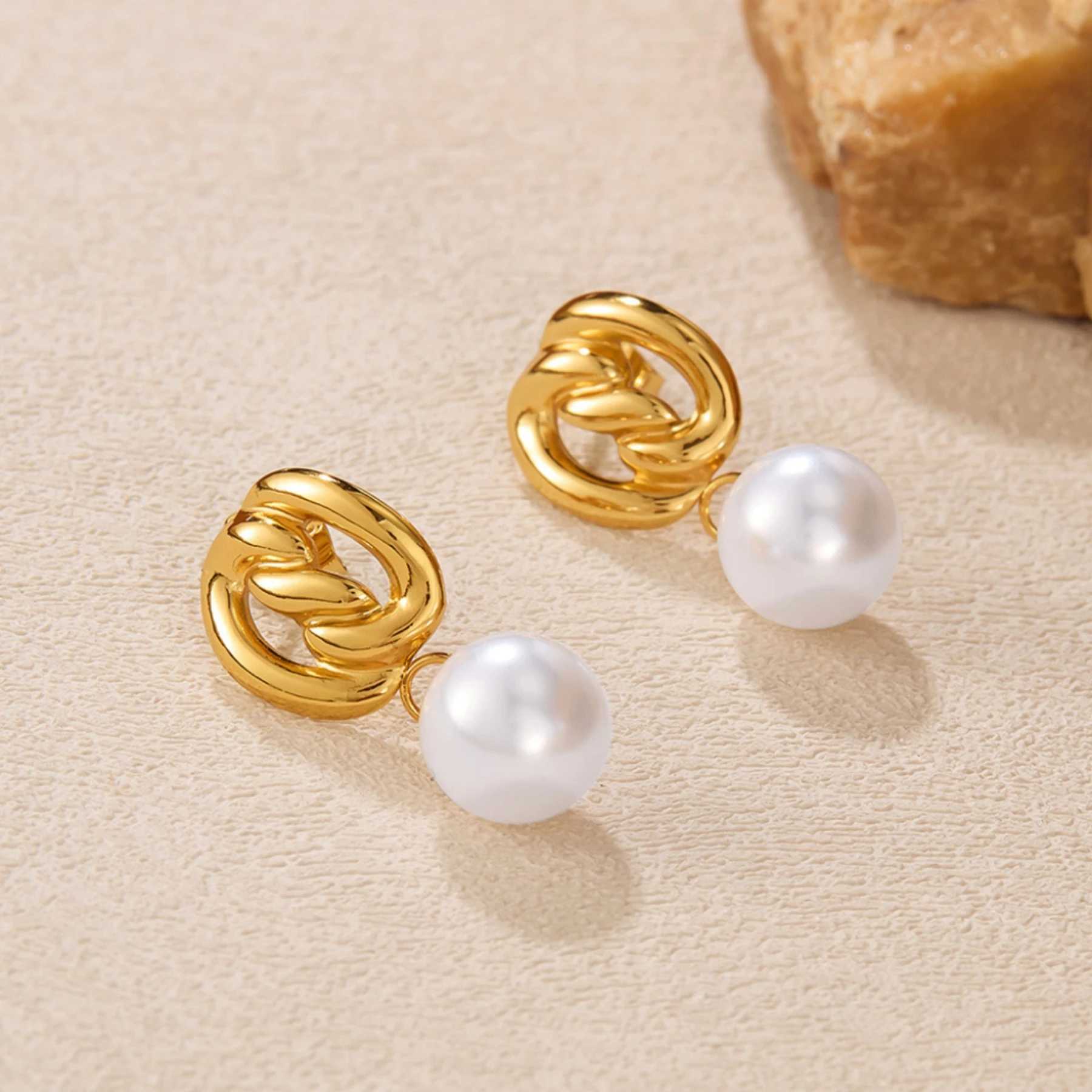 Europe America France luxury earrings womens stainless steel niche retro pearls high-temperature titanium Y250401