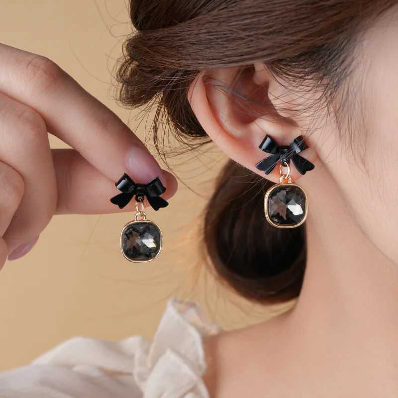2025 New Arrival Light Luxury Simple Crystal Black Bow Square Stud Earrings For Women Fashion Sweet Jewelry Accessories Gifts Y250401