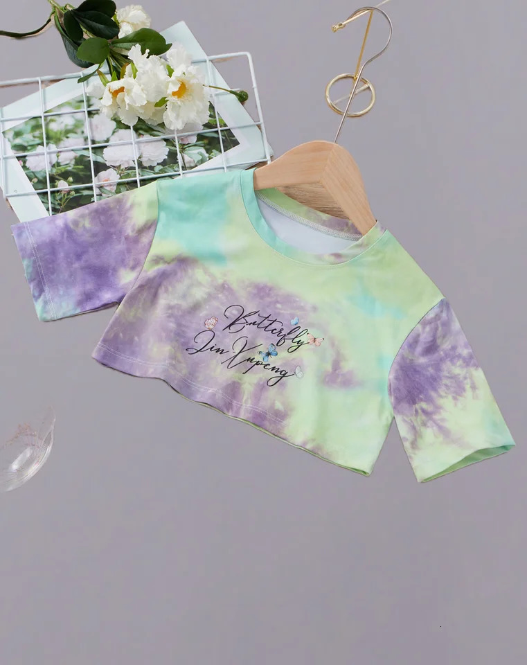 Girl tie dye butterfly pattern Tshirt fashionable and comfortable a fresh choice for summer 250325z