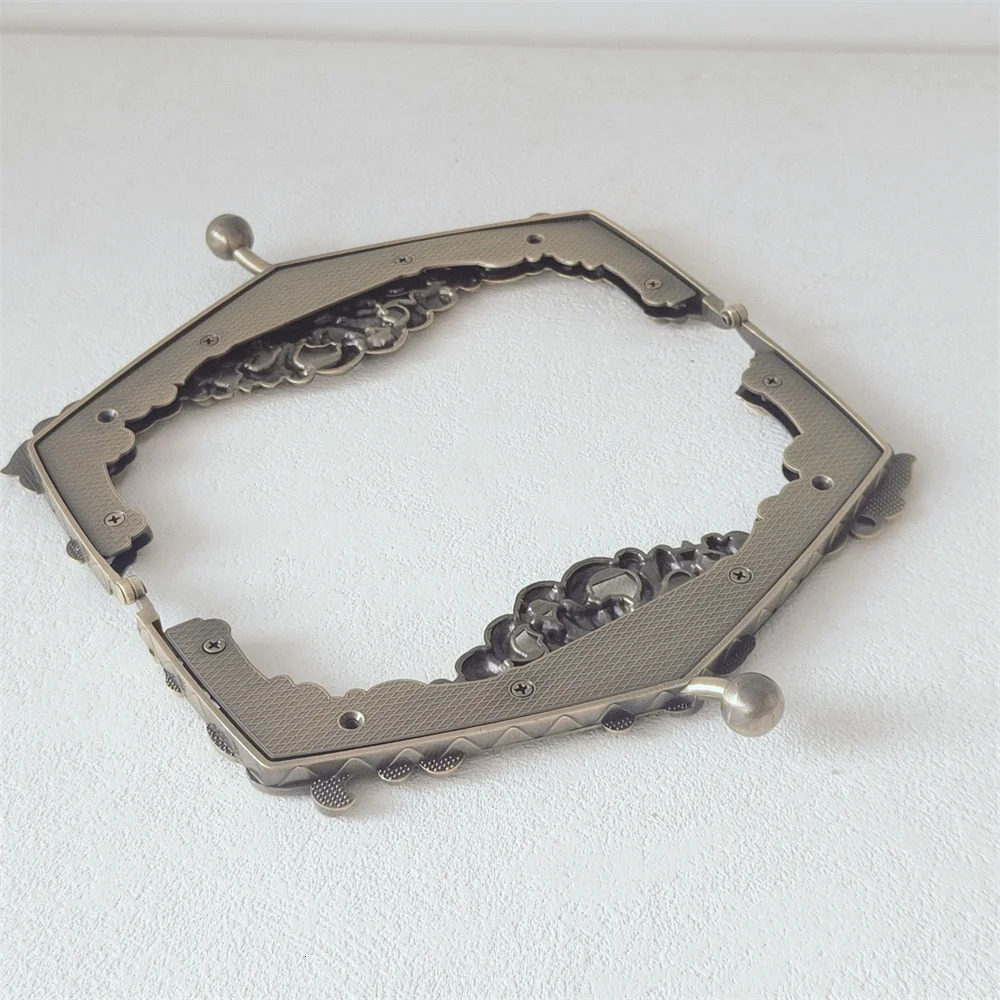 165cm8cm Antique Brass Zinc Alloy 1 Piece Metal Frame Kiss Clasp Lock Obag purse Making DIY Craft Bag Clutch Coin Purse Frames 251030
