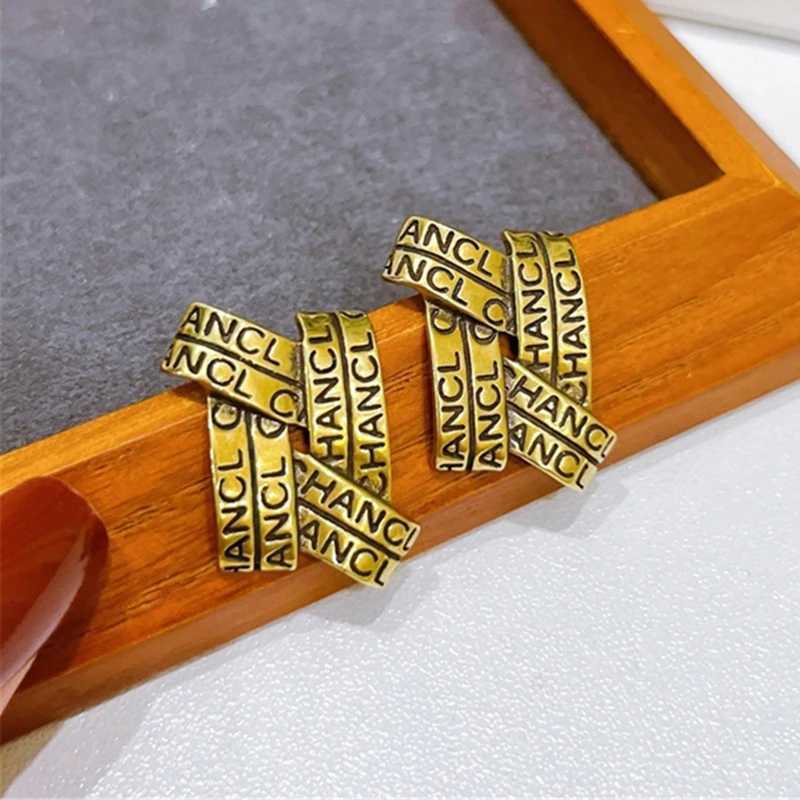 Retro Design Metal Geometric Weaving Diamond Bronze Letter Stud Earrings Unique Fashion Jewelry Y250401