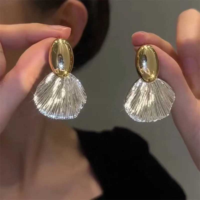 Light Luxury High End shell design niche temperature banquet fashion earrings Y250401