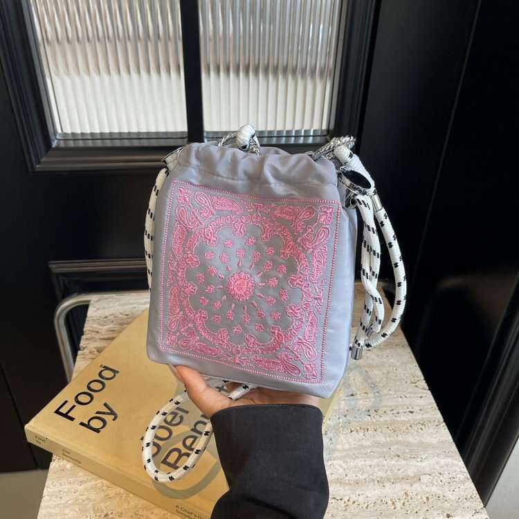 2025 NEW Colorful and Versatile Instagram Nylon Fabric for Women's New Crossbody Summer Super Hot Small Embroidered Bucket Bag