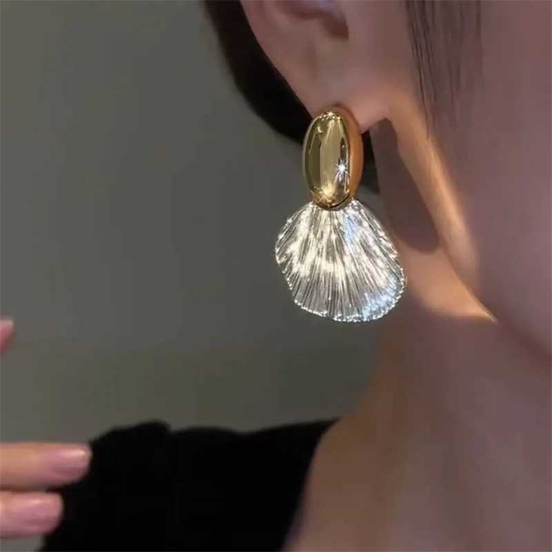 Light Luxury High End shell design niche temperature banquet fashion earrings Y250401