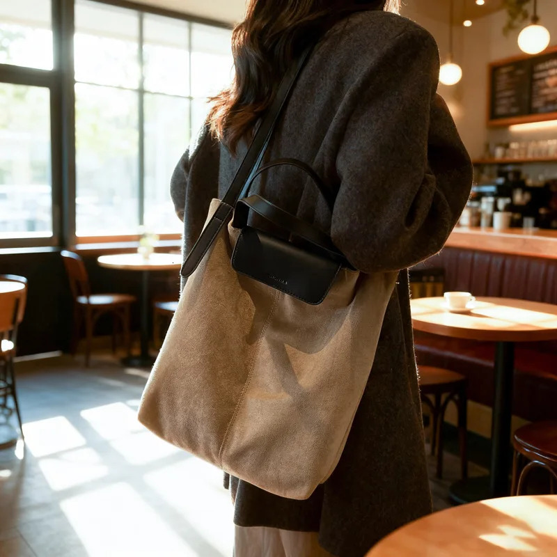 Fashion Matte Vintage Shoulder Bag Small Simple Crossbody Bucket Bag for Women Comfortable and Versatile Texture Storage Bags 251030