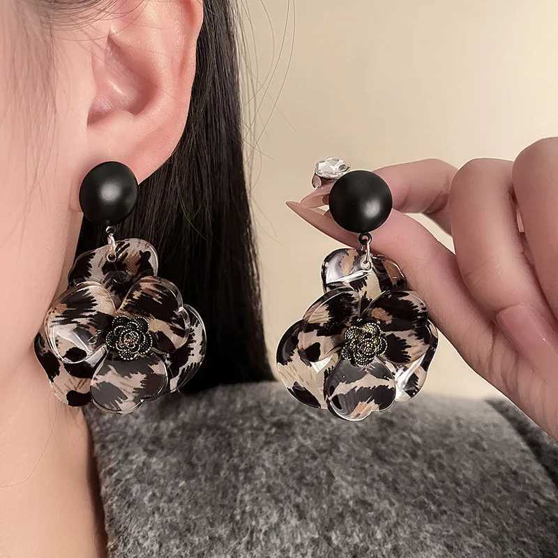 Light Luxury Retro Exaggerated Leopard Print Large Flower Dangle Earrings For Women Fashion Elegant Jewelry Party Gifts Y250401