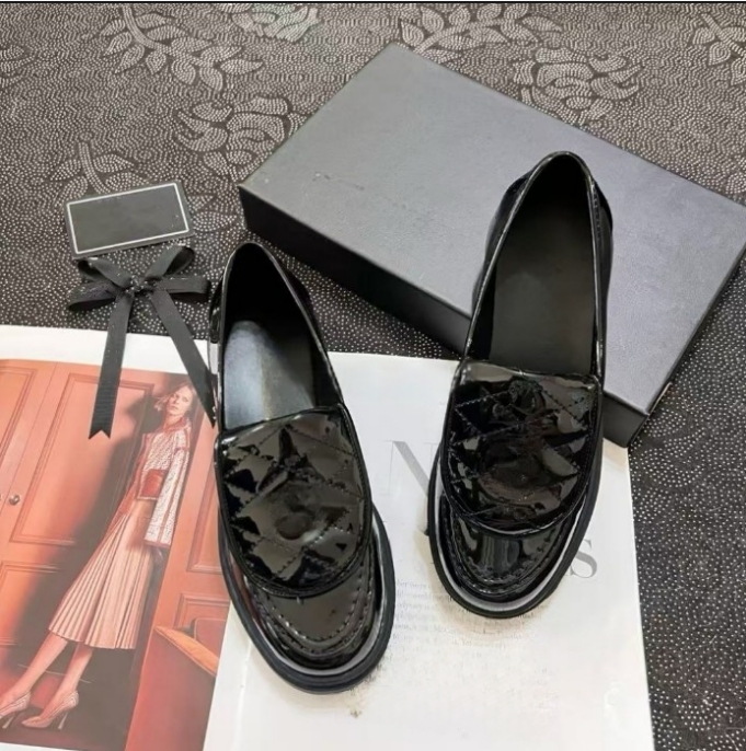 Designer Genuine Leather Quilted Backless Mule with Book Buckle Low Heel Comfortable Loafers for Fashion Women