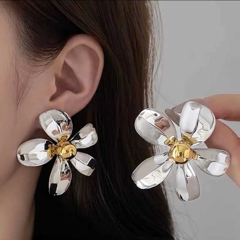 Xiaoluoke Metal Geometric Sunflower Earrings European and American Style Large Earrings Party Travel Jewelry Y250401