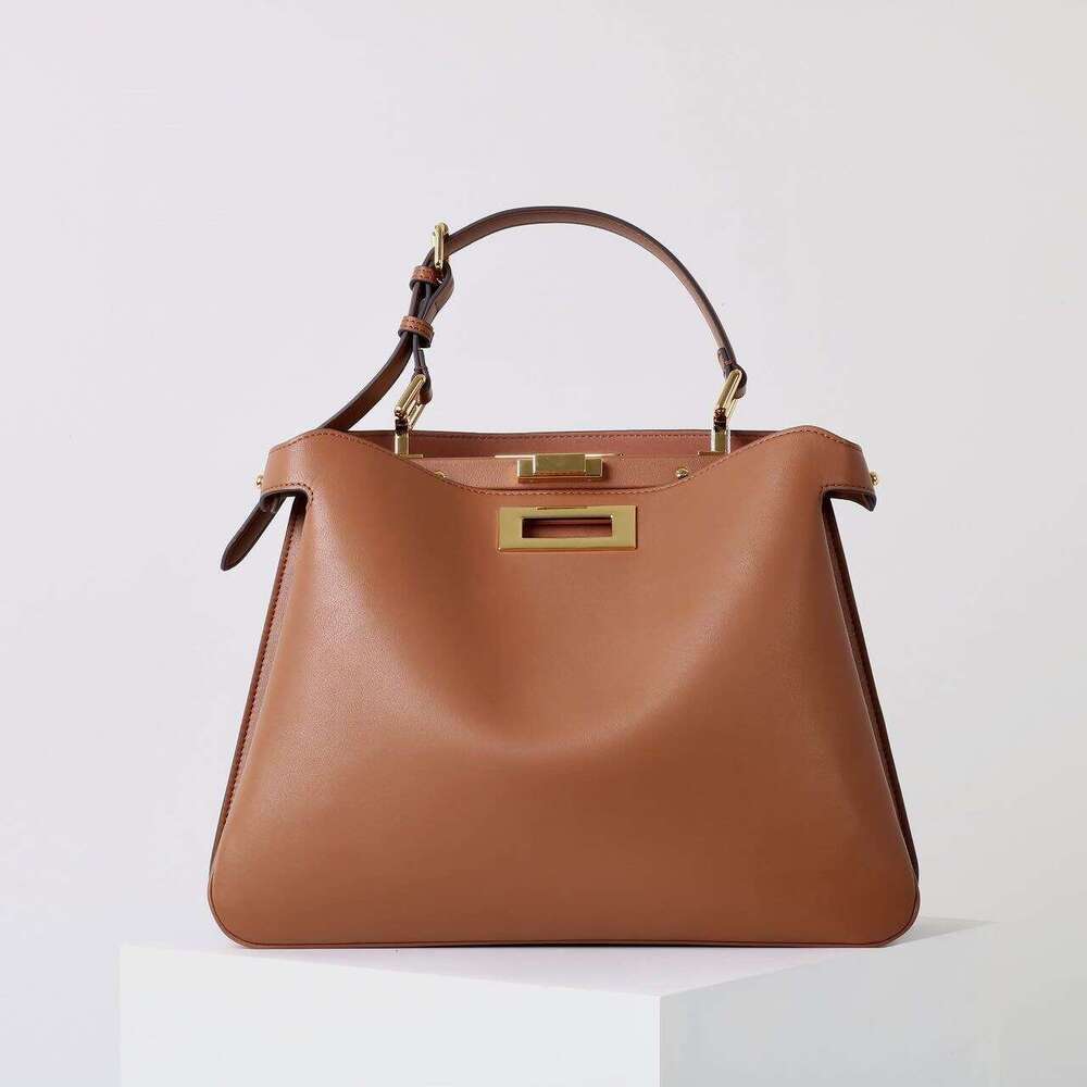 Luxury Bag Designer New Metal Lock Women's Tote Niche High-end Leather xiekua One Shoulder Tote Bag