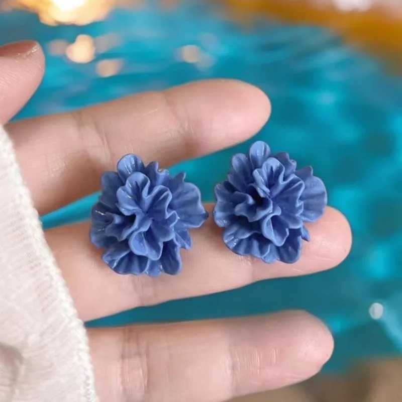 Blue flower stud earrings resin charm Exaggeration temperature cute earrings womens fashion wedding party elegant jewelry Y250401