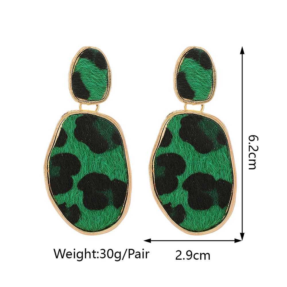 New metal green pattern decoration large pendant earrings suitable for womens trend luxury design retro jewelry party decoration accessories Y250401