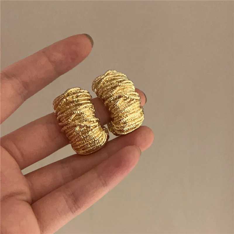 XIALUOKE Geometric Metal Irregular Grain Stud Earrings Female Punk Style Personalized Earrings Travel Party Jewelry Gifts Y250401