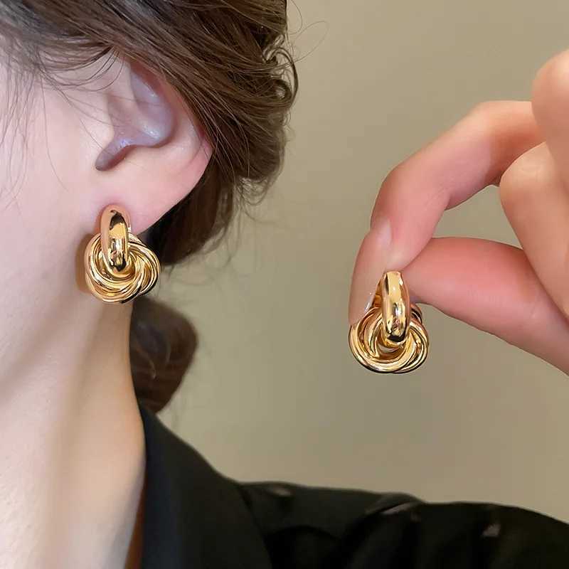 Round wrapped metal stud earrings luxurious high perception hour design wholesale of womens temperature earrings Y250401