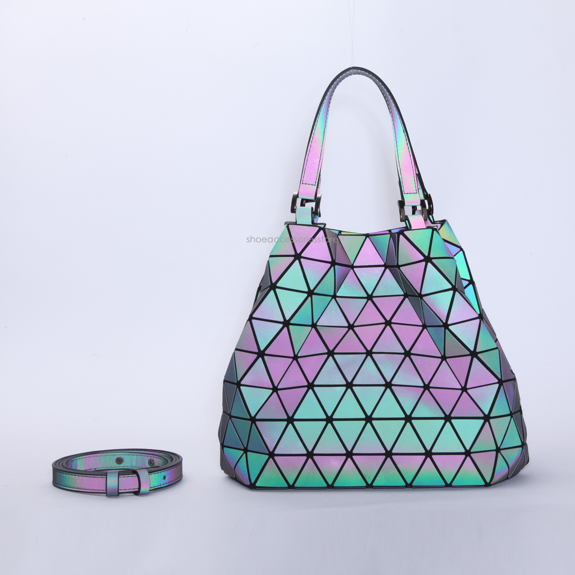 New Free Shipping Designer Bag 2025 New Handbag Fashion Lingge One Shoulder Crossbody Water Bucket Tote Bag Women's