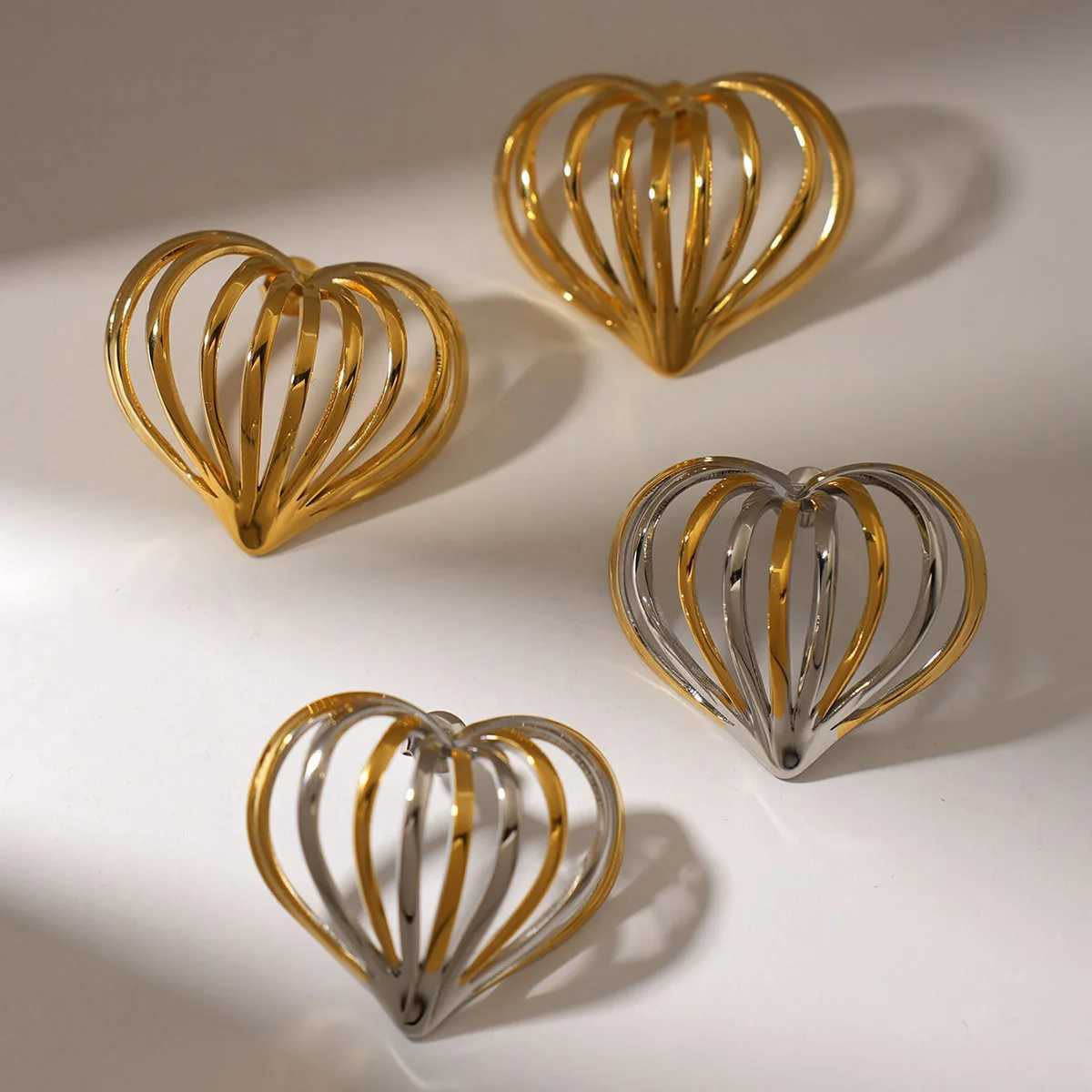 Uself 316L stainless steel geometric pattern sees through my heart earrings to prevent allergies 18K PVD coating texture declaration jewelry Y250401