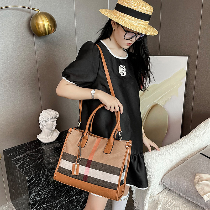 Fashion Bag 2025 New Color Block Tote Bag for Women, Large Capacity Luxury Designer Handbag, Multiway Shoulder Crossbody Bag for Work & Travel