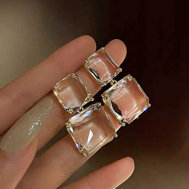 Transparent square glass crystal pendant earrings suitable for Bohemian women fashionable geometric pendant earrings wedding jewelry Y250401