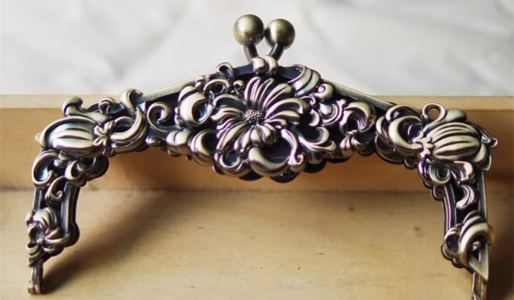 165cm8cm Antique Brass Zinc Alloy 1 Piece Metal Frame Kiss Clasp Lock Obag purse Making DIY Craft Bag Clutch Coin Purse Frames 251030