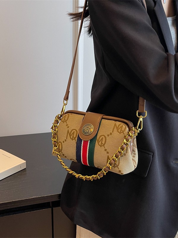 Free Shipping 2025 Best-Selling Alphabet Print Fashion Chain Crossbody Bag Elegant Retro Versatile Square Shoulder Bag for Women Hot Sale Dark Brown W