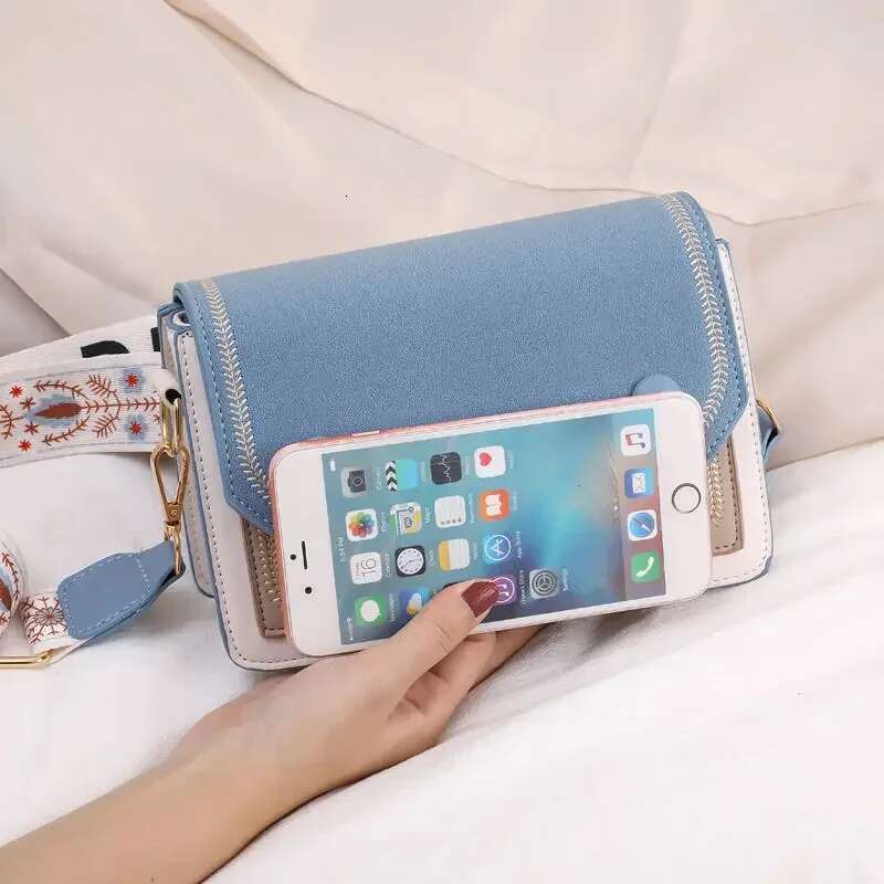 Fashion trend Internet celebrity small broadband contrast crossbody ins versatile four seasons universal girl bag