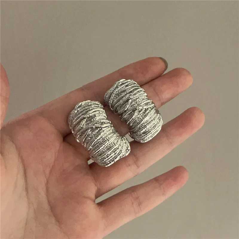 XIALUOKE Geometric Metal Irregular Grain Stud Earrings Female Punk Style Personalized Earrings Travel Party Jewelry Gifts Y250401