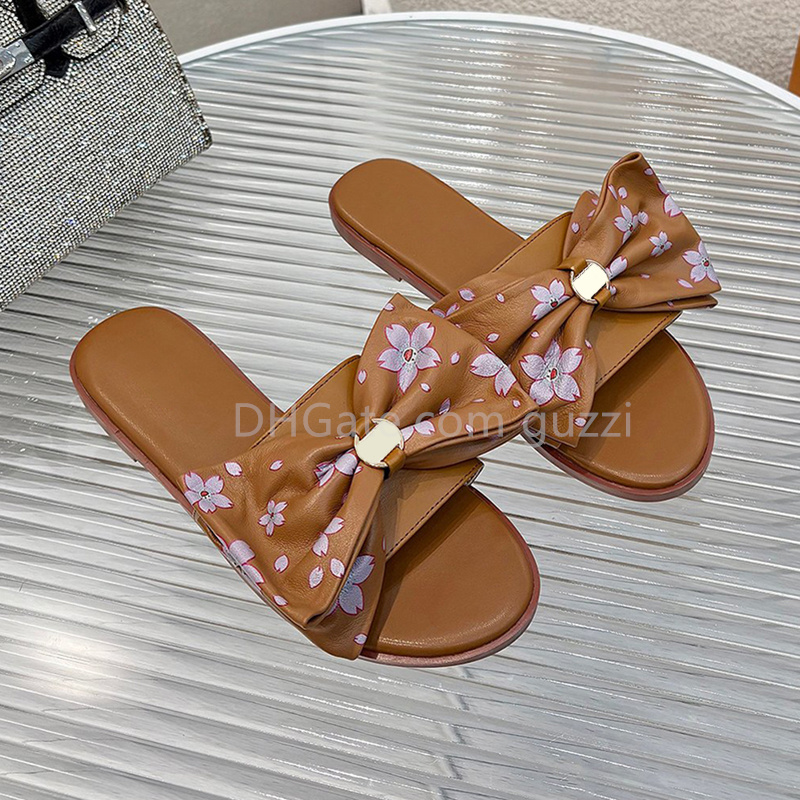 Designer Slippers TM womens slides Takashi Murakami Sandals fashion lily flower flat Mule Letter
