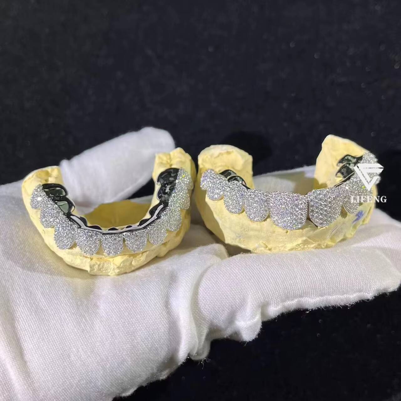 Deep Perm Cut Grillz Custom VVS Moissanite Hip Hop Grillz 1220 Teeth 14K 18K White Gold Plated Diamond Iced Out Grillz Jewelry